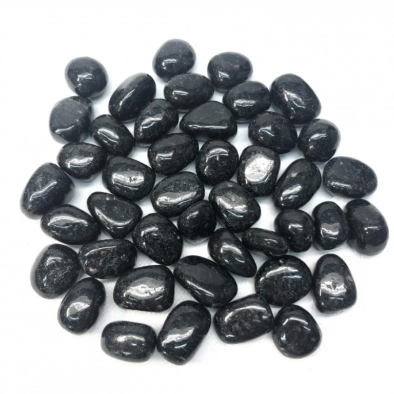 Luna Ignis Nuummite