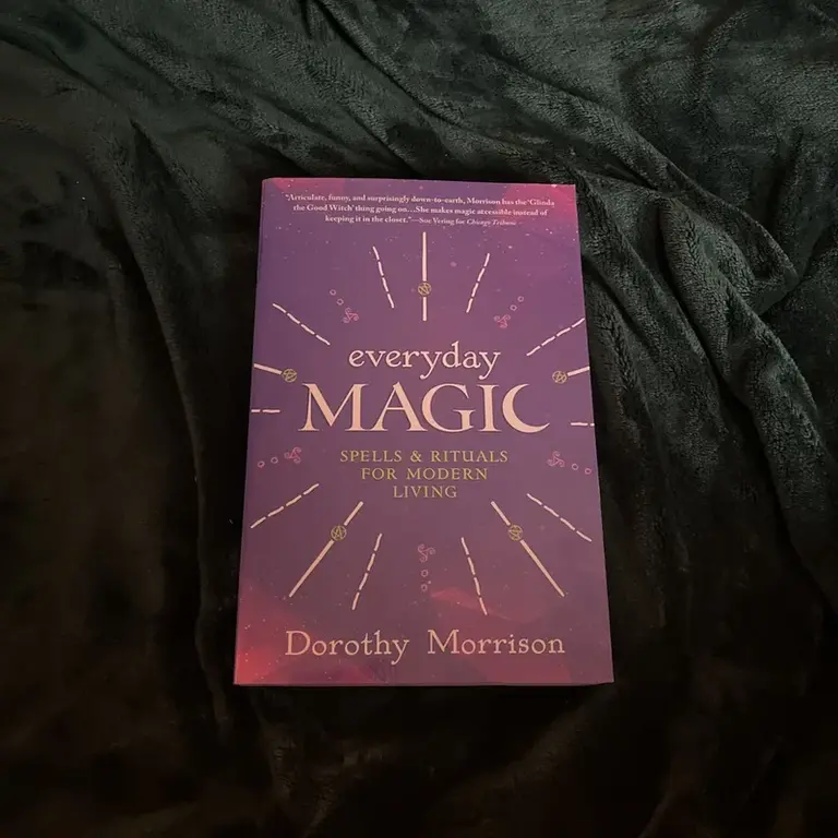 Llewellyn Publications EVERYDAY MAGIC: Spells & Rituals For Modern Living