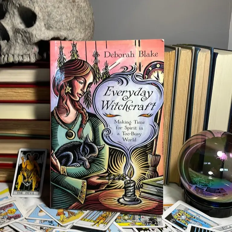 Llewellyn Publications EVERYDAY WITCHCRAFT: Making Time For Spirit In A Too-Busy World