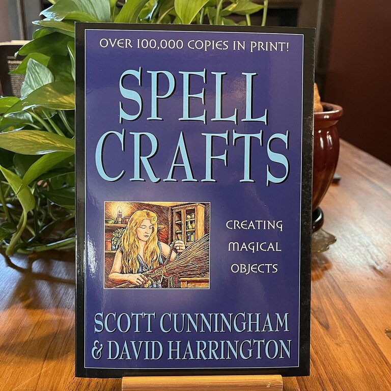 Llewellyn Publications Spell Crafts: Creating Magical Objects