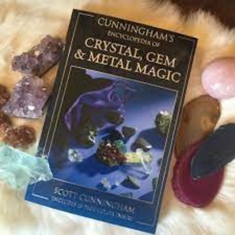 Llewellyn Publications Cunningham's Encyclopedia of Crystal, Gem & Metal Magic