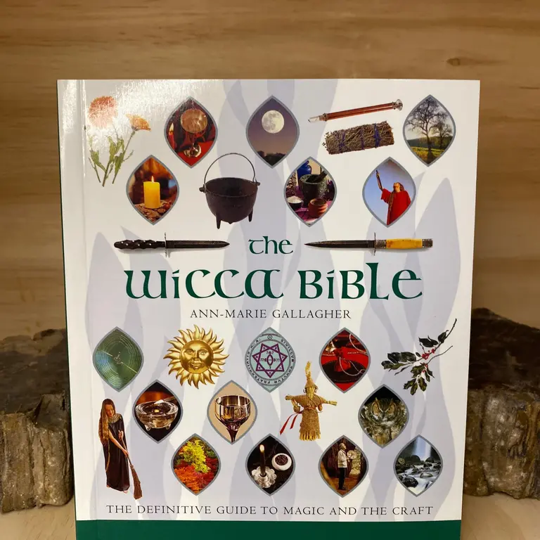 Microcosm WICCA BIBLE: The Definitive Guide To Magic & The Craft