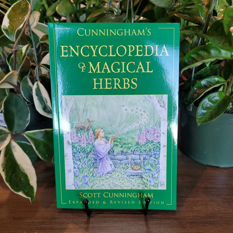 Llewellyn Publications Cunningham's Encyclopedia of Magical Herbs