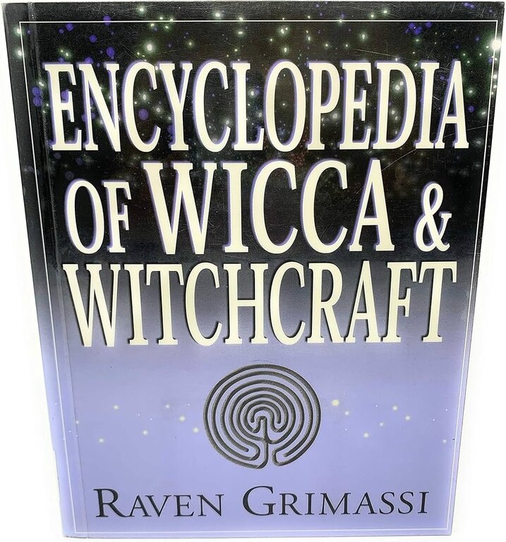 Llewellyn Publications ENCYCLOPEDIA OF WICCA AND WITCHCRAFT (more than 300 illustrations & photographs) (O)