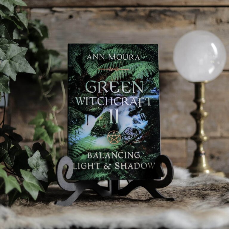 Llewellyn Publications Green Witchcraft II: Balancing Light & Shadow