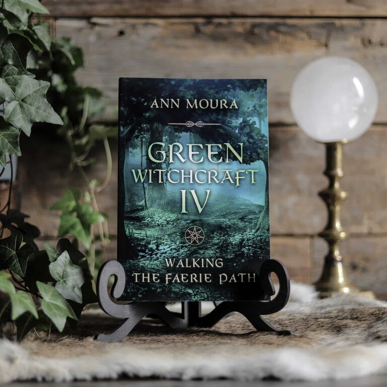 Llewellyn Publications Green Witchcraft IV: Walking the Faerie Path
