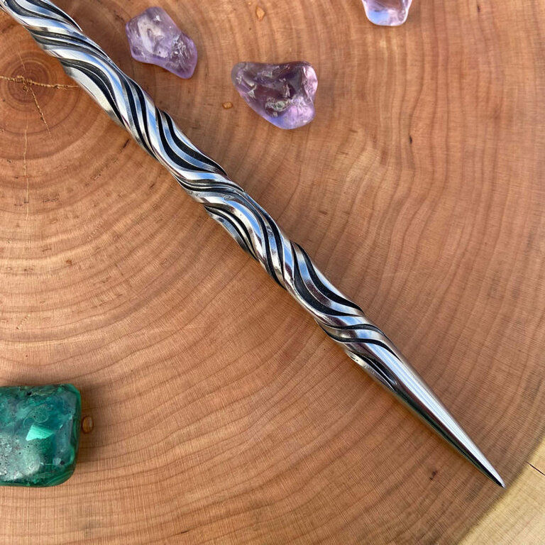Luna Ignis Iron Wand with Amethyst sphere - Vine Twist Double groove 10 twists