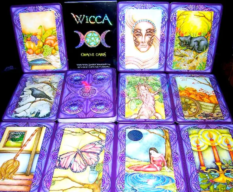 Llewellyn Publications WICCA ORACLE CARDS (32-card deck & 160-page book)