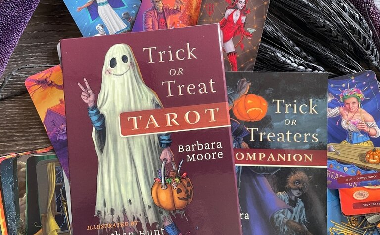 Llewellyn Publications Trick or Treat Tarot