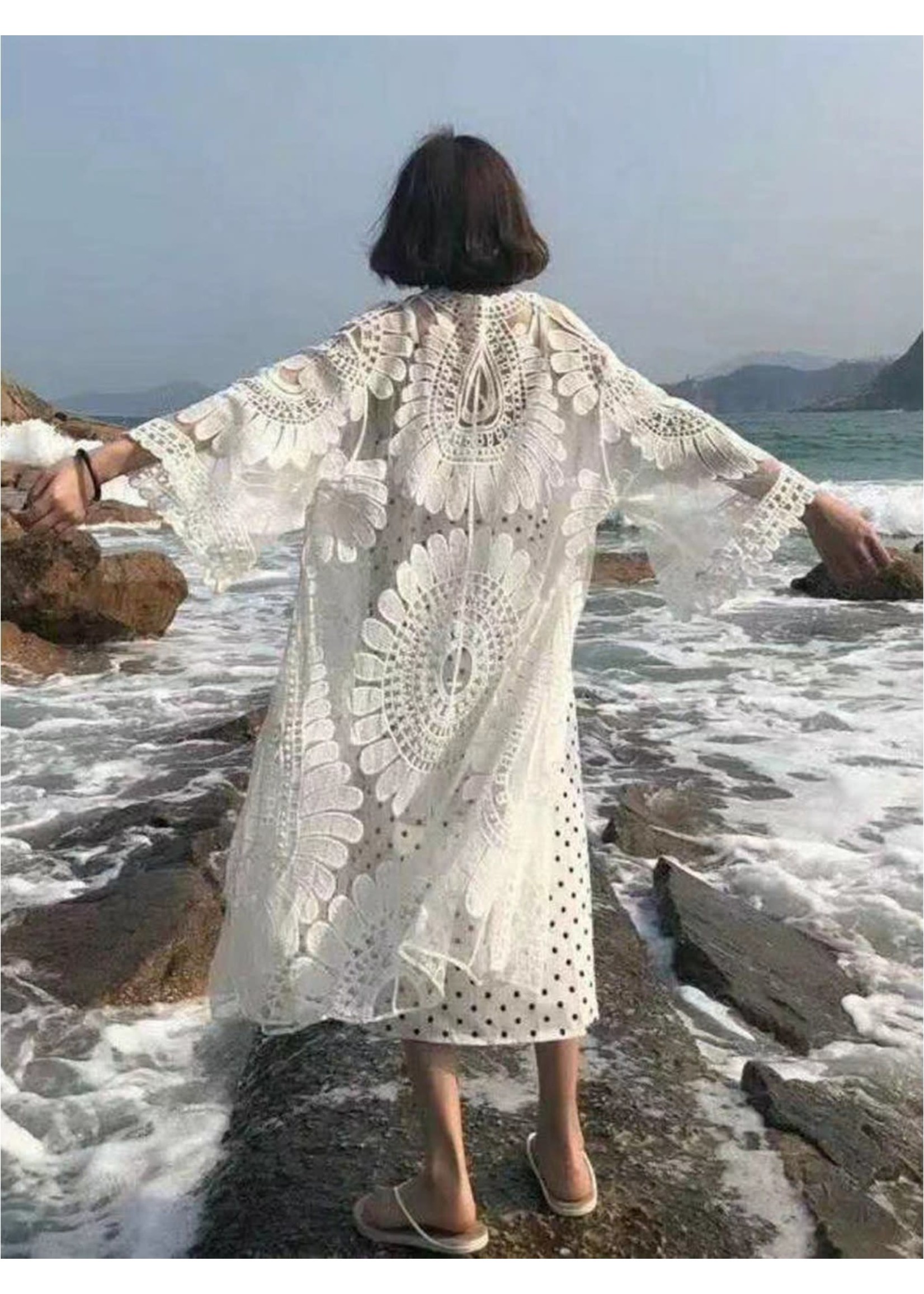 Lace Kimono W/ Flower Pattern