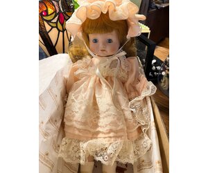 Porcelain Doll - Collectir by Ashton Drake #570 - Nostalgia