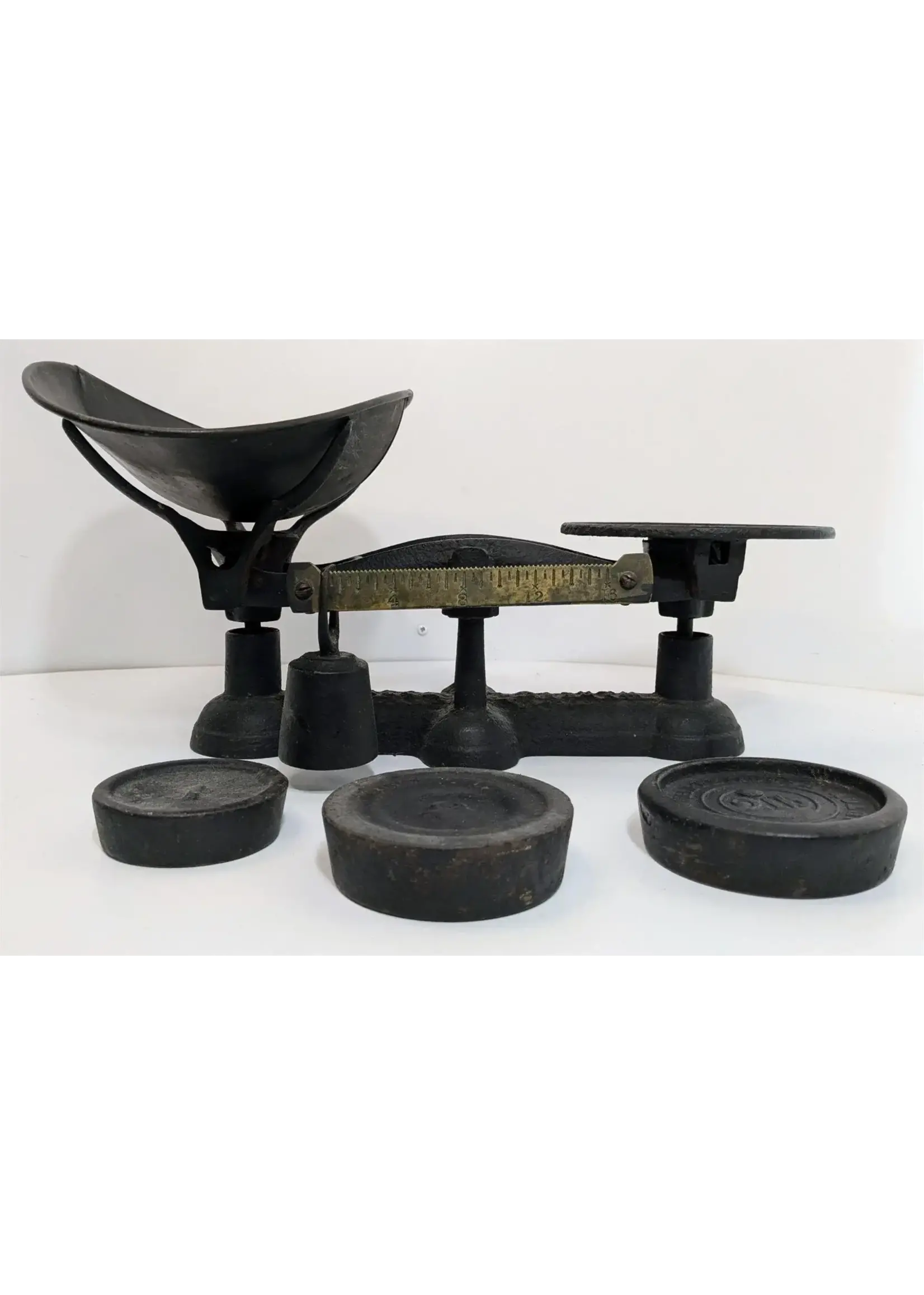 Cast Iron Montreal Store Scale With Weights