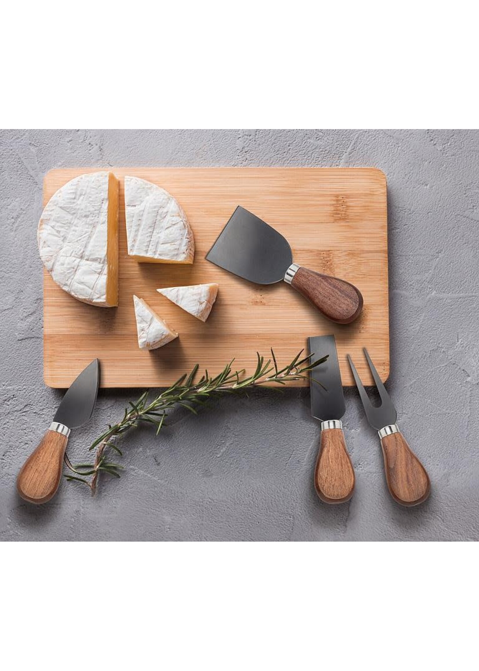 Walnut Handled Cheese Knives. Set of 4