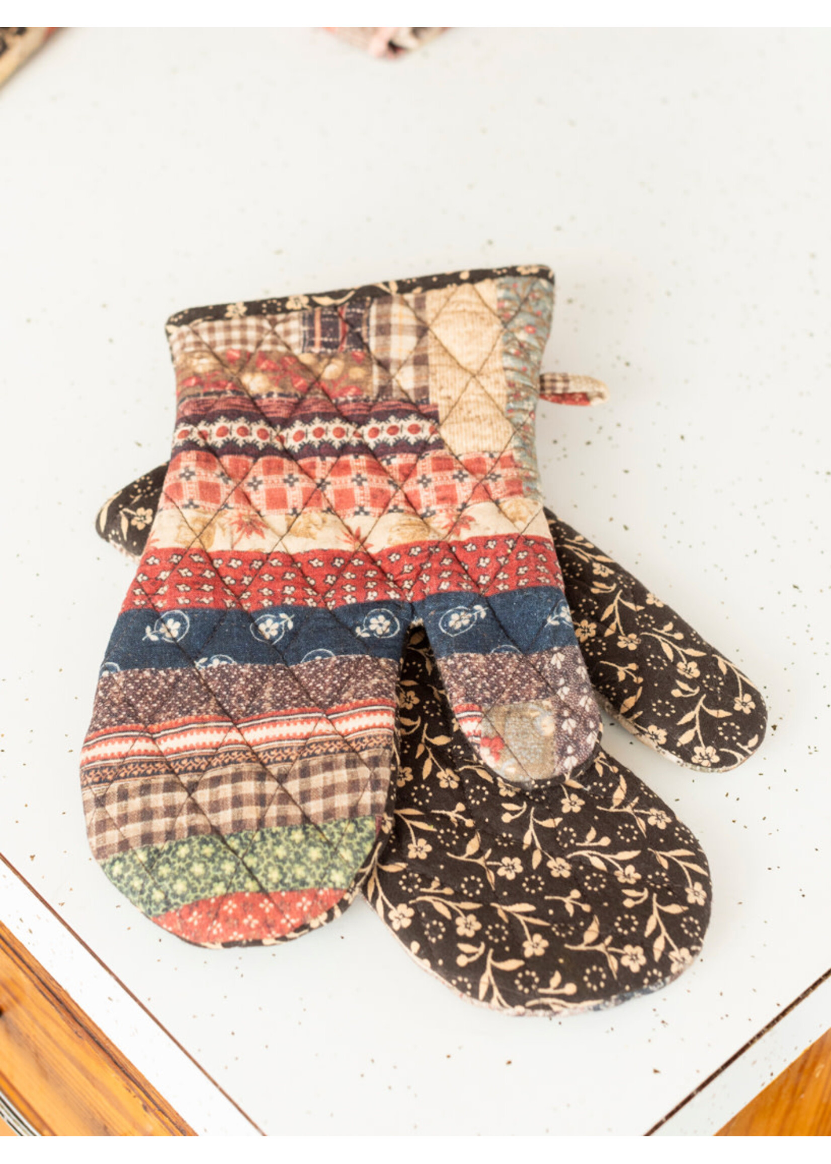 April Cornell Harvest Harmony Patchwork Oven Mitt