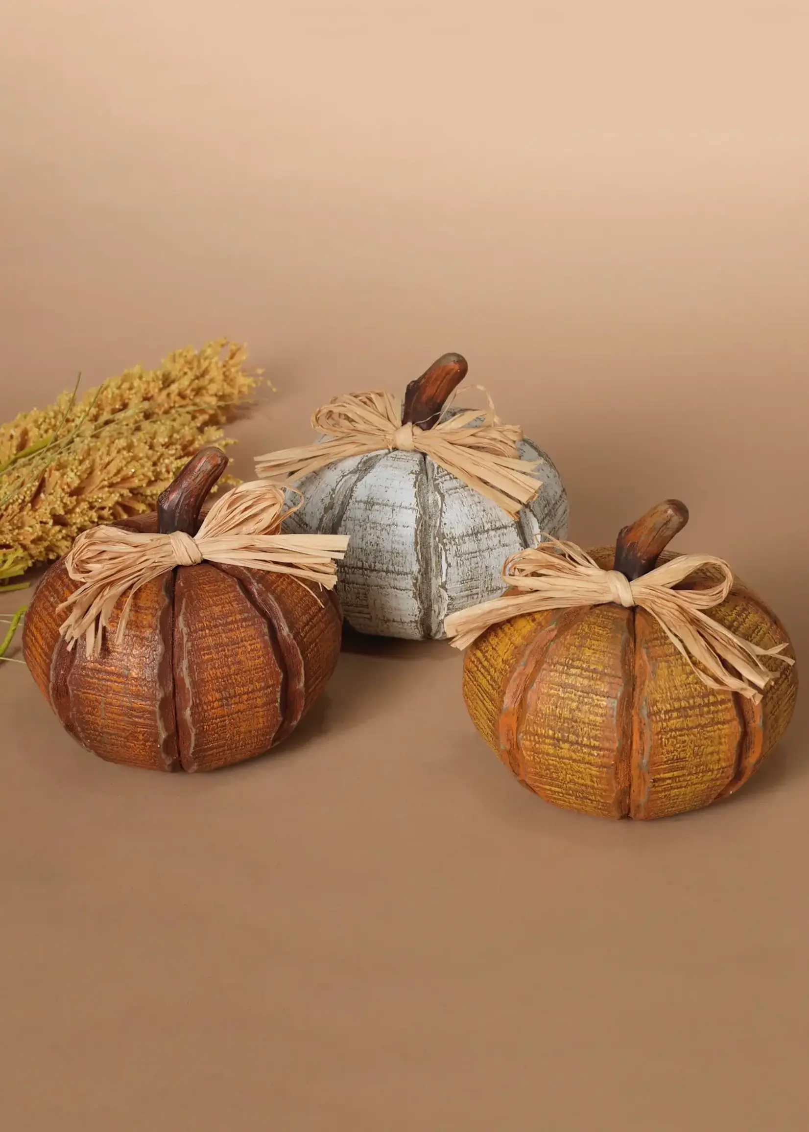 5.3"L RESIN PUMPKIN W/ RAFFIA BOW
