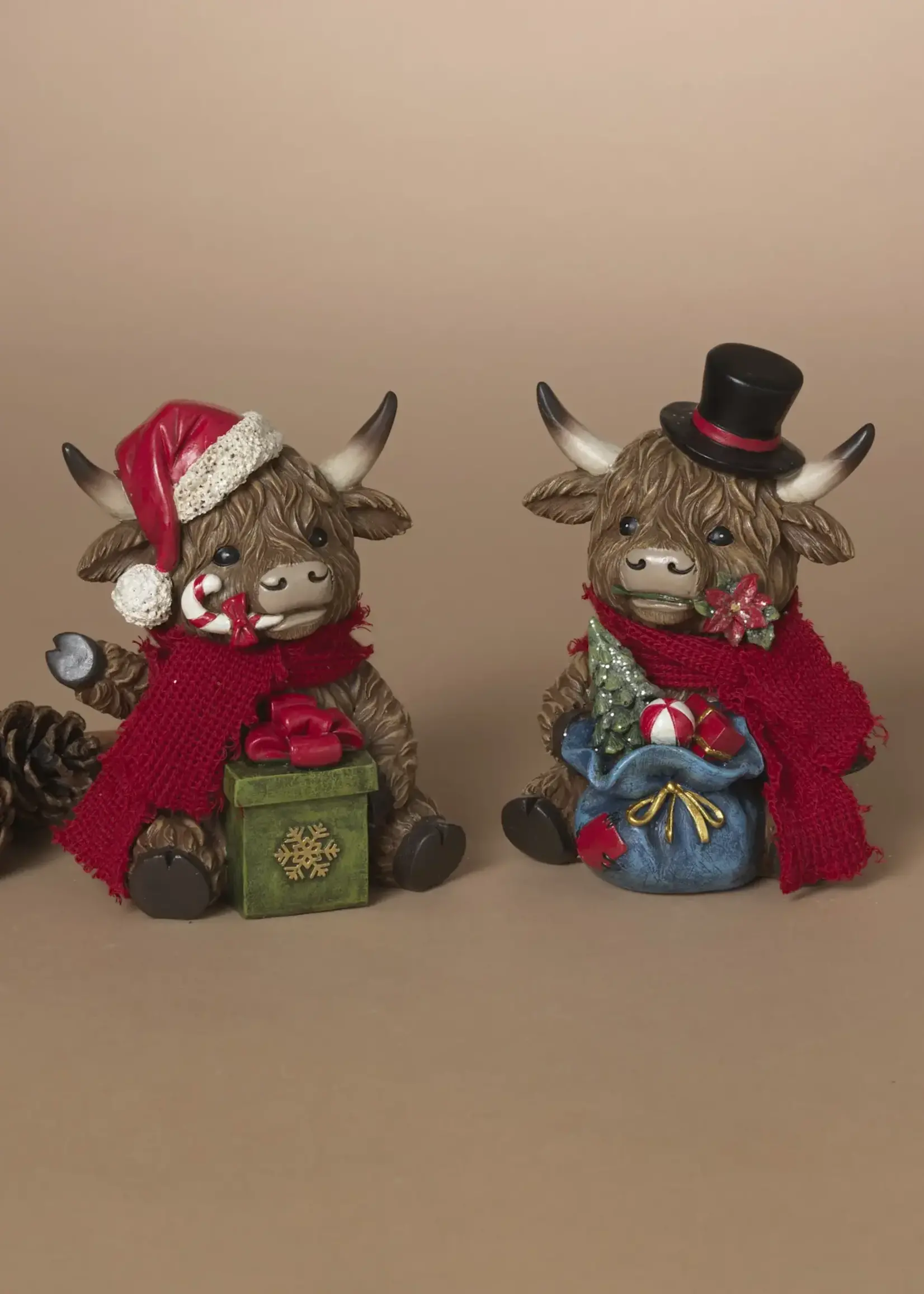5.3"H RESIN HOLIDAY HIGHLAND COW W/ GIFT