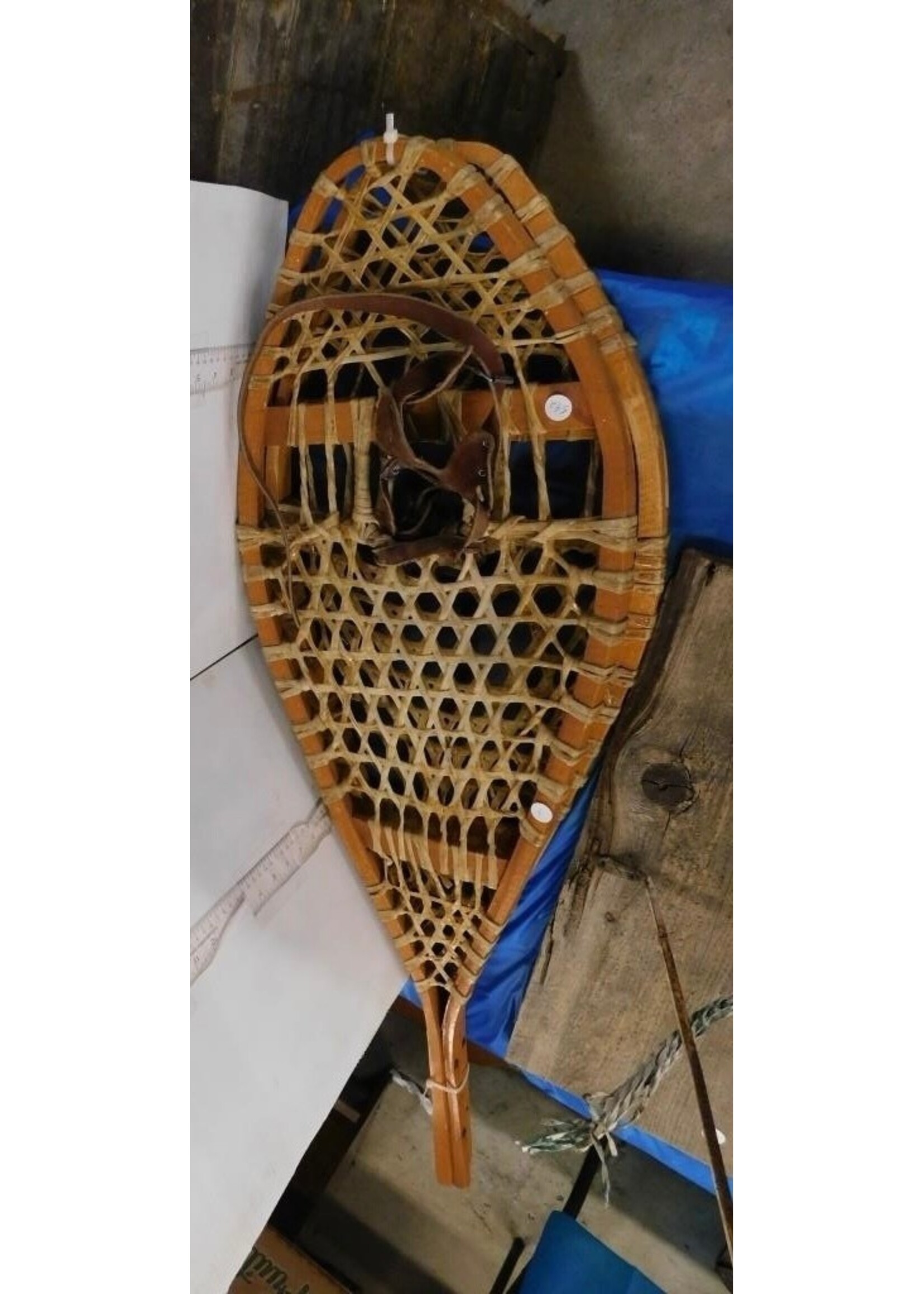 VINTAGE SNOW SHOES 42”