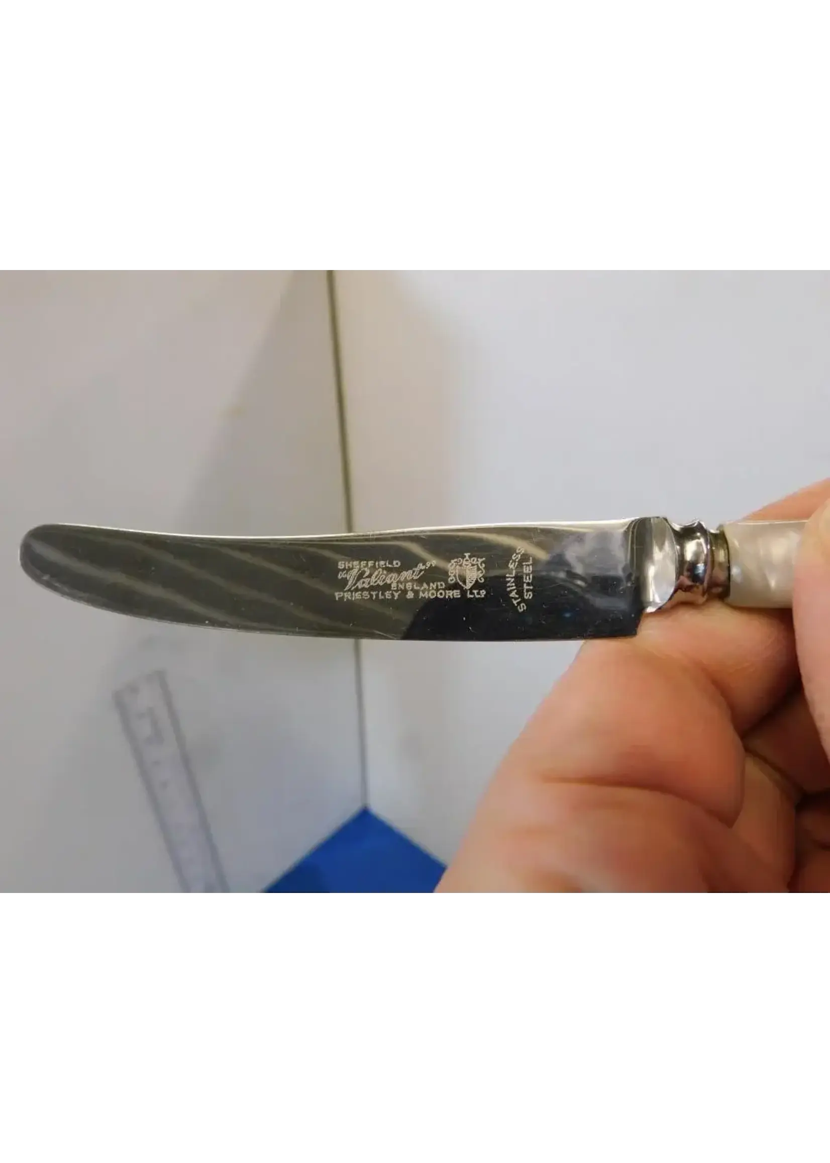 SET 6 SHEFFIELD STEEL KNIVES