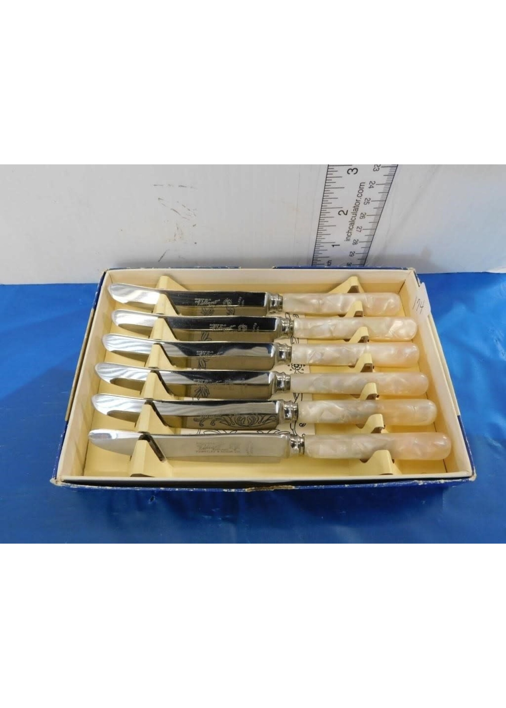 SET 6 SHEFFIELD STEEL KNIVES