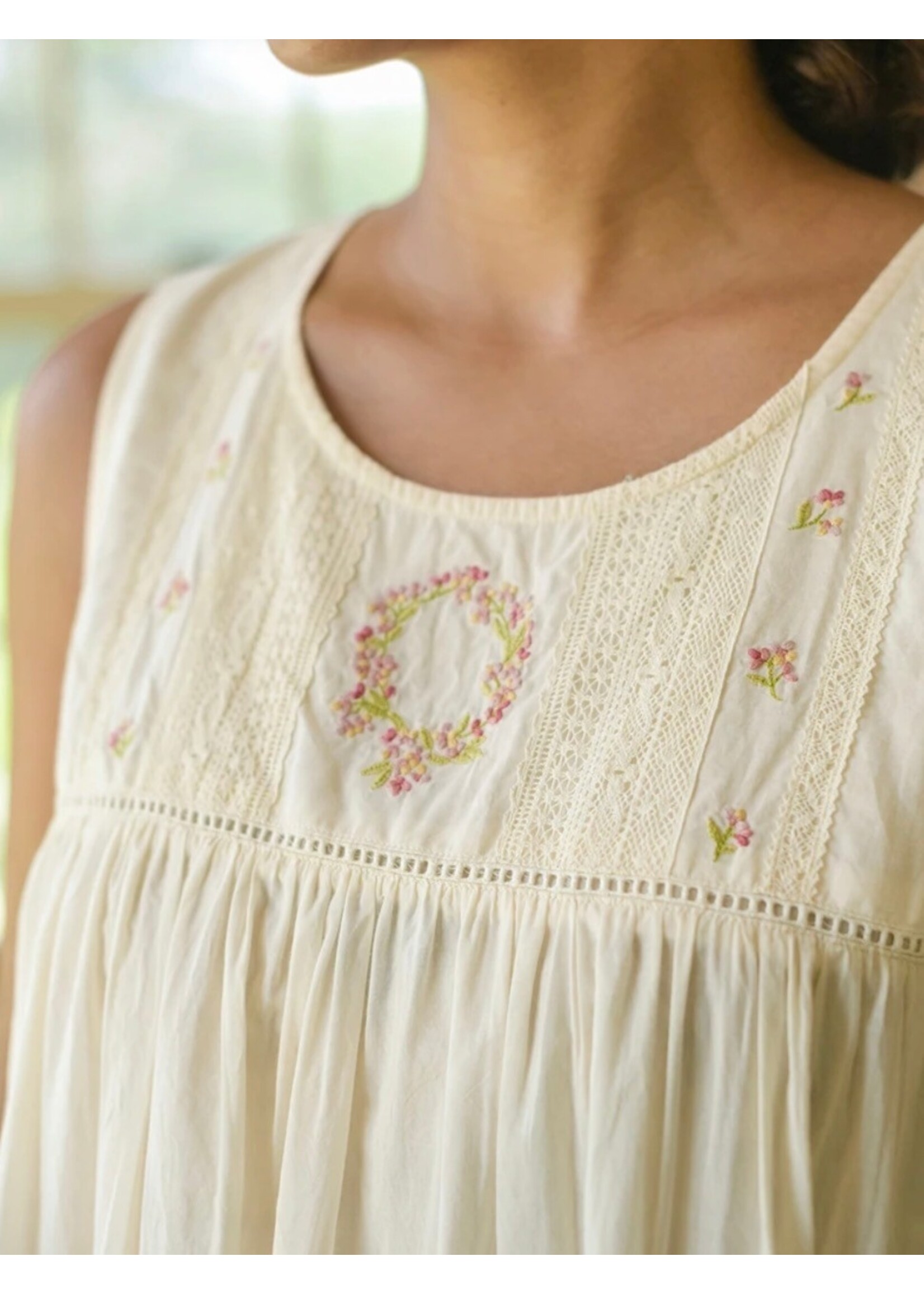 April Cornell Pocket Posies Nighty - Ecru
