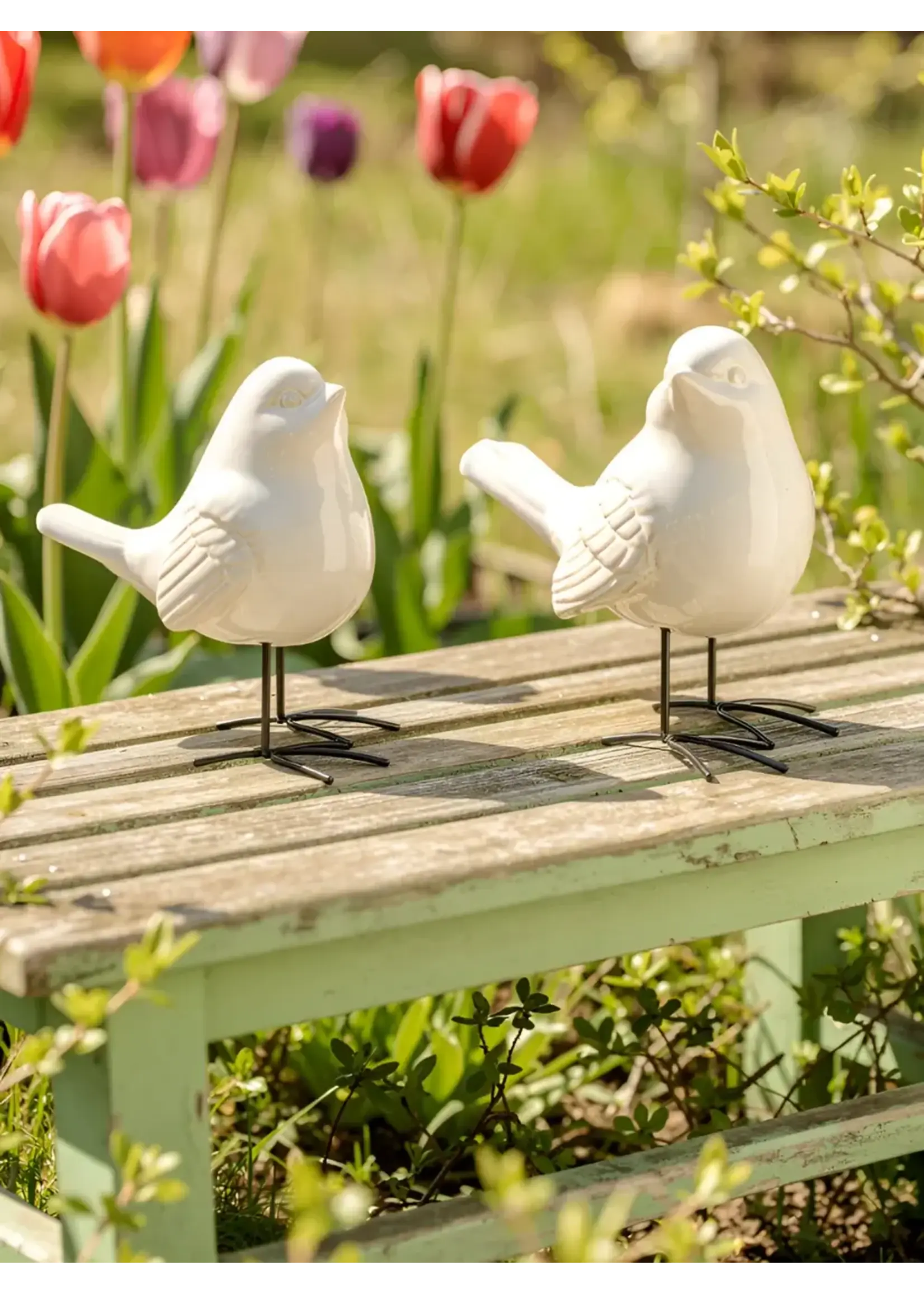 5.5"X3.25"X6.25" PORCELAIN STANDING BIRD WITH METAL FEET - 2 ASSORTED