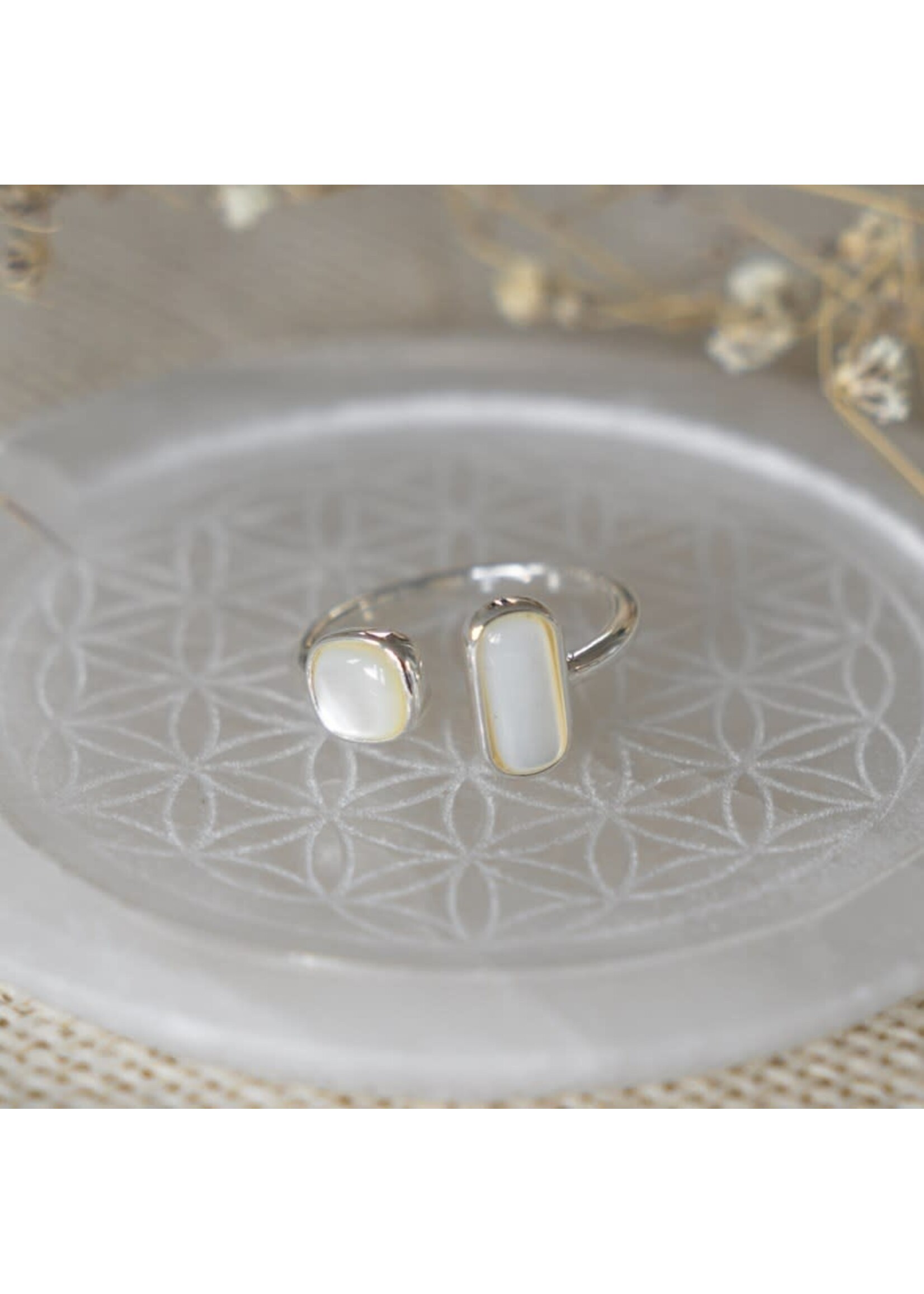 Glee Stone Sister Ring-silver-mother of pearl