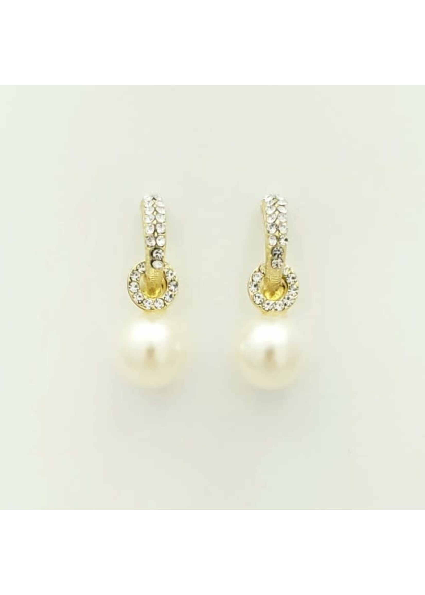 Pearl Earring with Clear Crystals