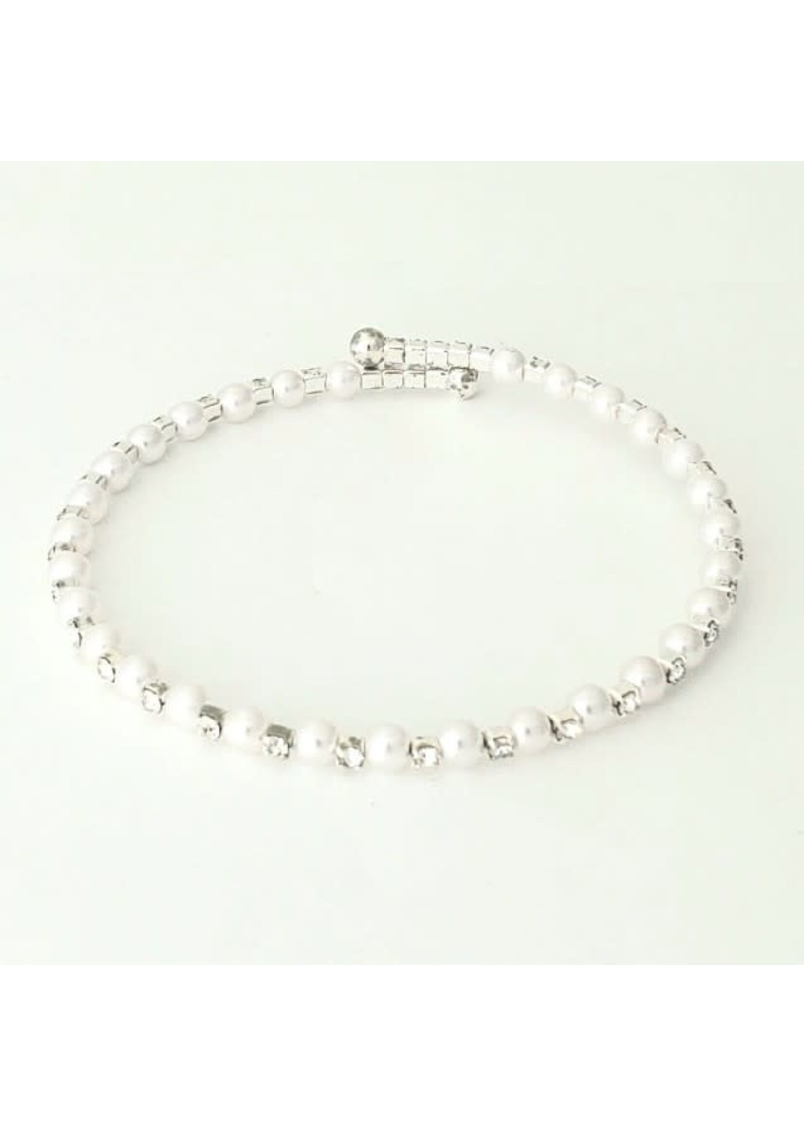 Pearl Bracelet with Clear Crystals