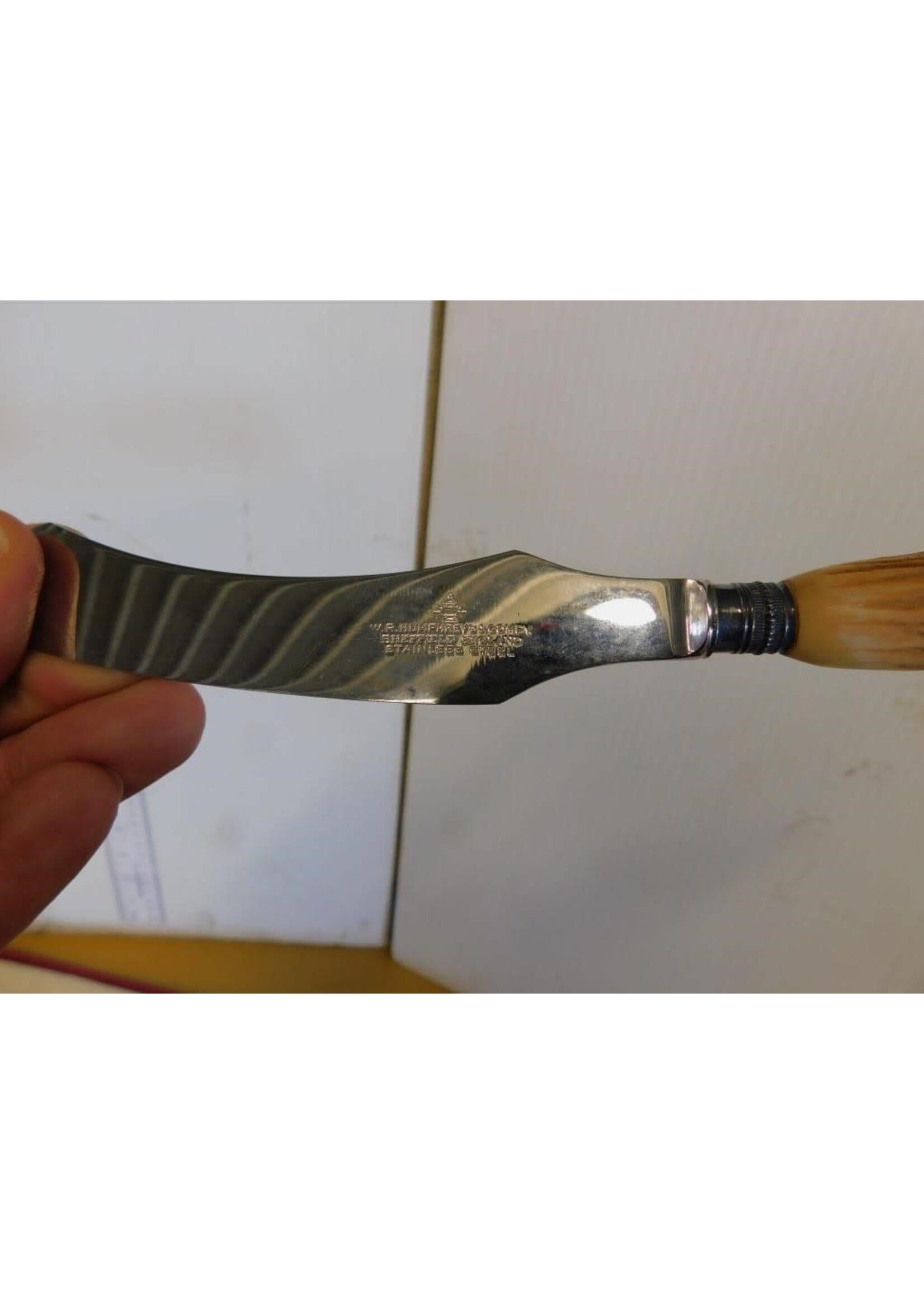 CARVING SET AND 8 MATCHING FORKS & KNIVES