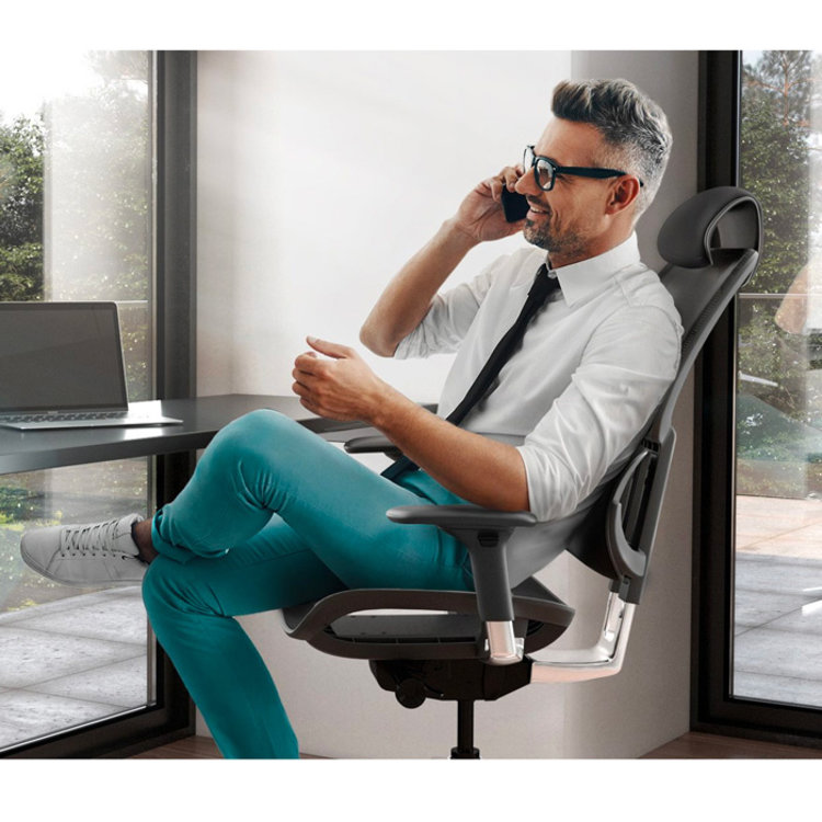 VOCA ADJUSTABLE DESK CHAIR