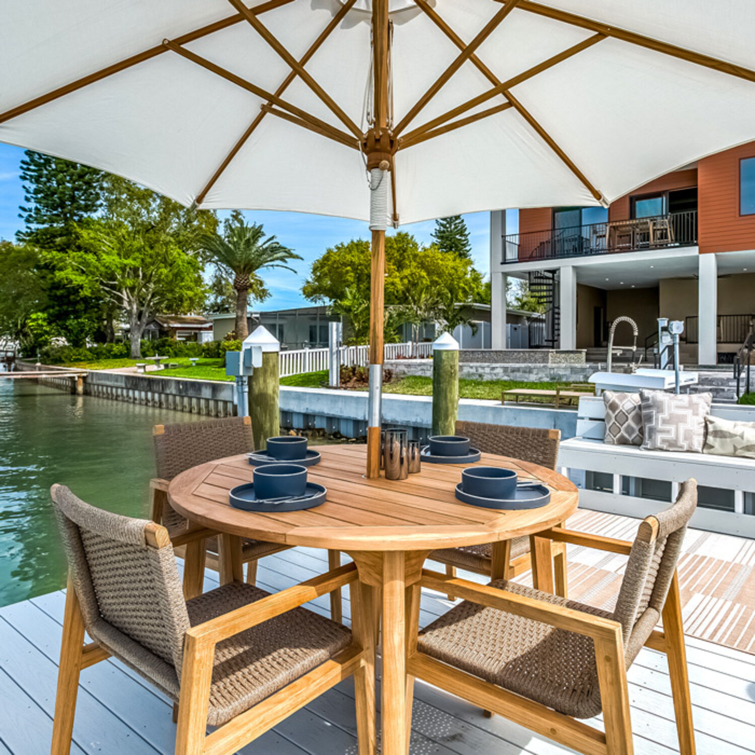 HALSEY OUTDOOR DINING CHAIR - Su Casa