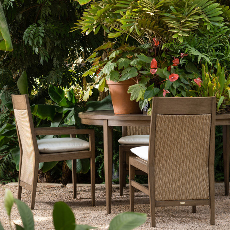 SUMMER CLASSICS KLEIN OUTDOOR DINING TABLE