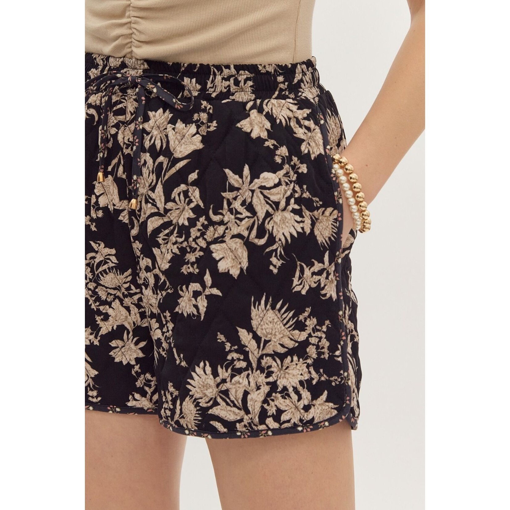 Quilted Floral Shorts Blk