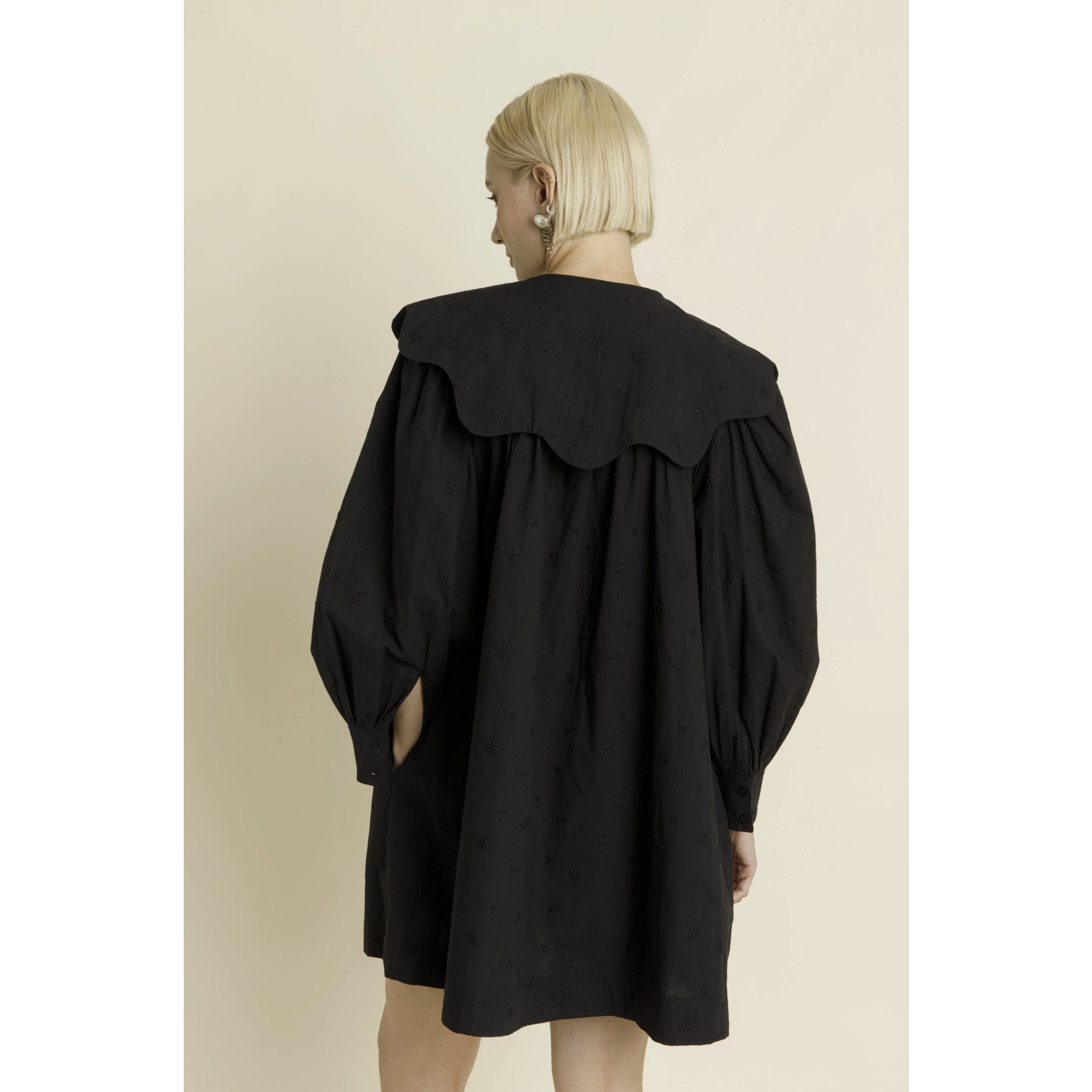 Scallop Collar Mini Dress Blk