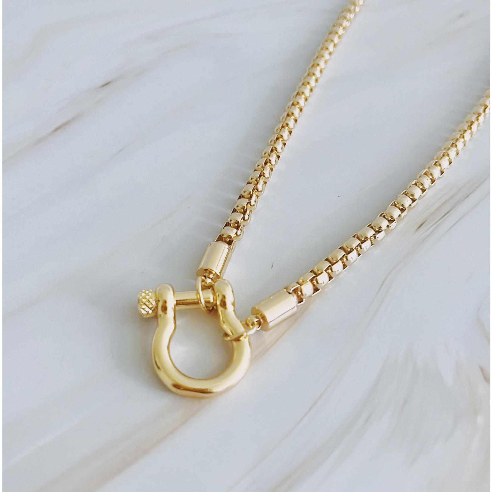 Luxe Pendant Box Chain Necklace Gld