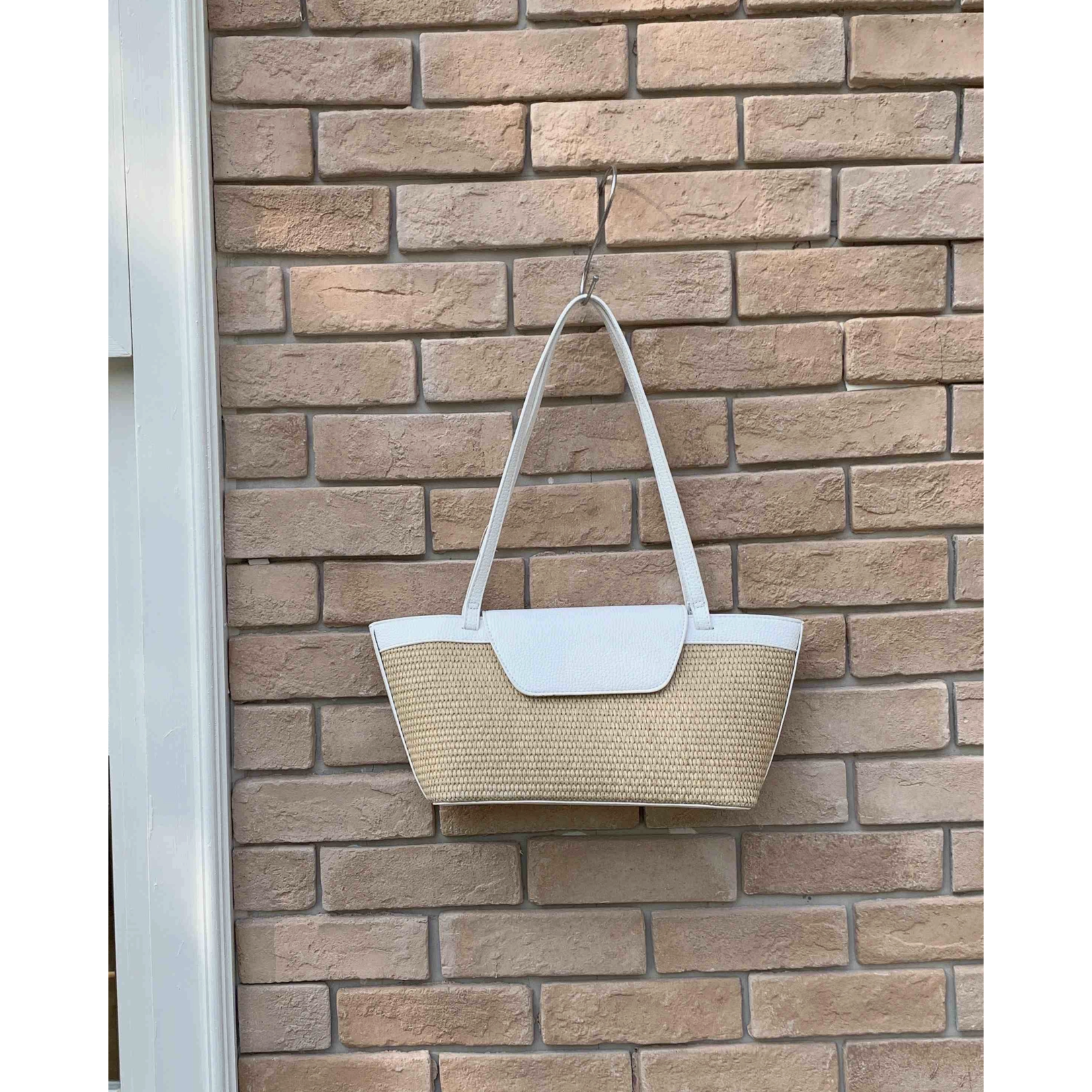 Clara Straw Shoulder Bag