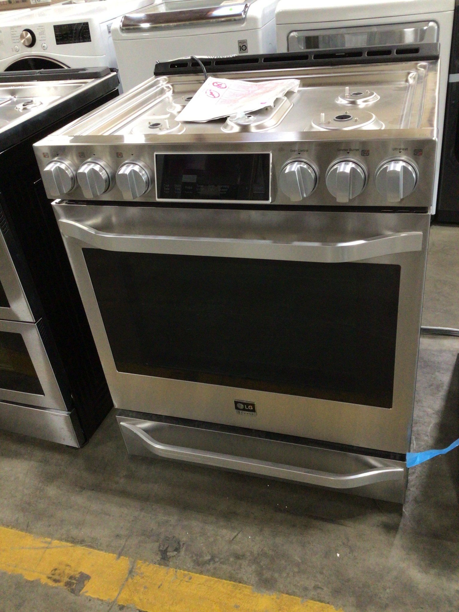 LG LG STUDIO LSSG3017ST 6.3 Cu. Ft. SlideIn Gas True Convection Range