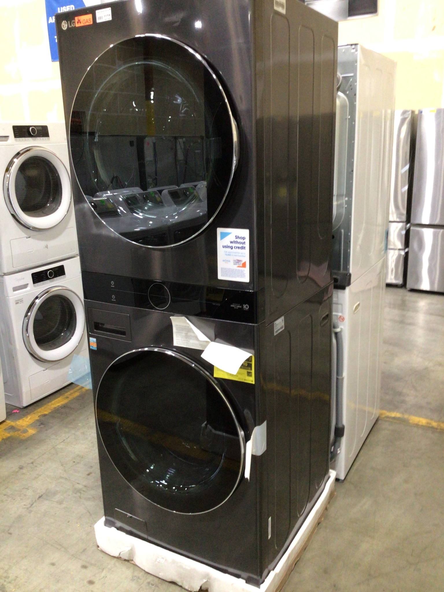 LG WKEX200HBA Single Unit Front Load LG WashTower™ with Center