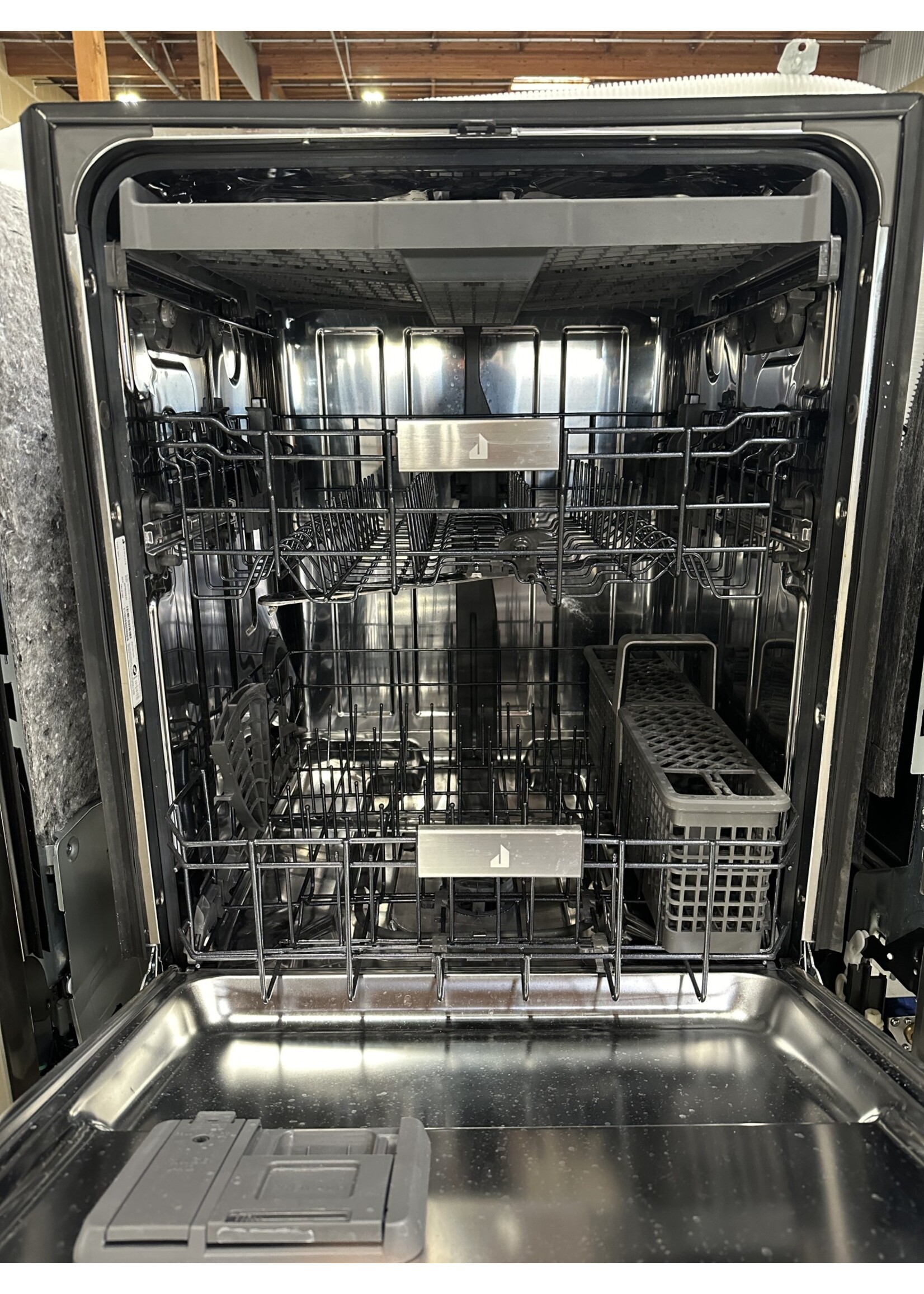 JENNAIR JENNAIR JDPSG244LS 24 Inch BuiltIn Fully Integrated Dishwasher with 13 Place Setting