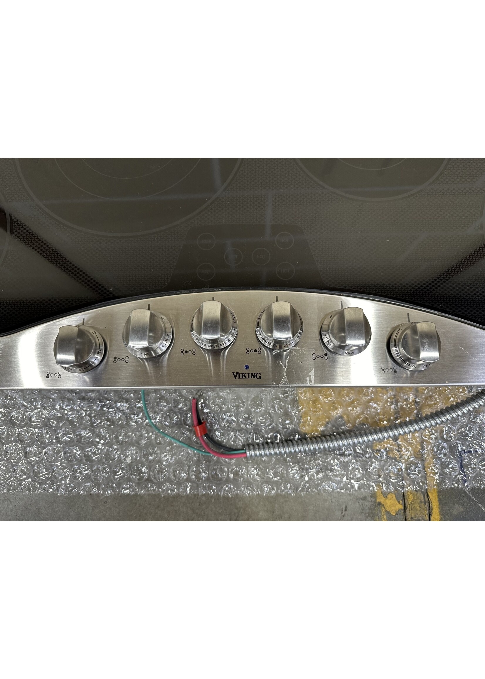 VIKING VIKING RVEC3456BSB 45 Inch Electric Cooktop with 6 Elements