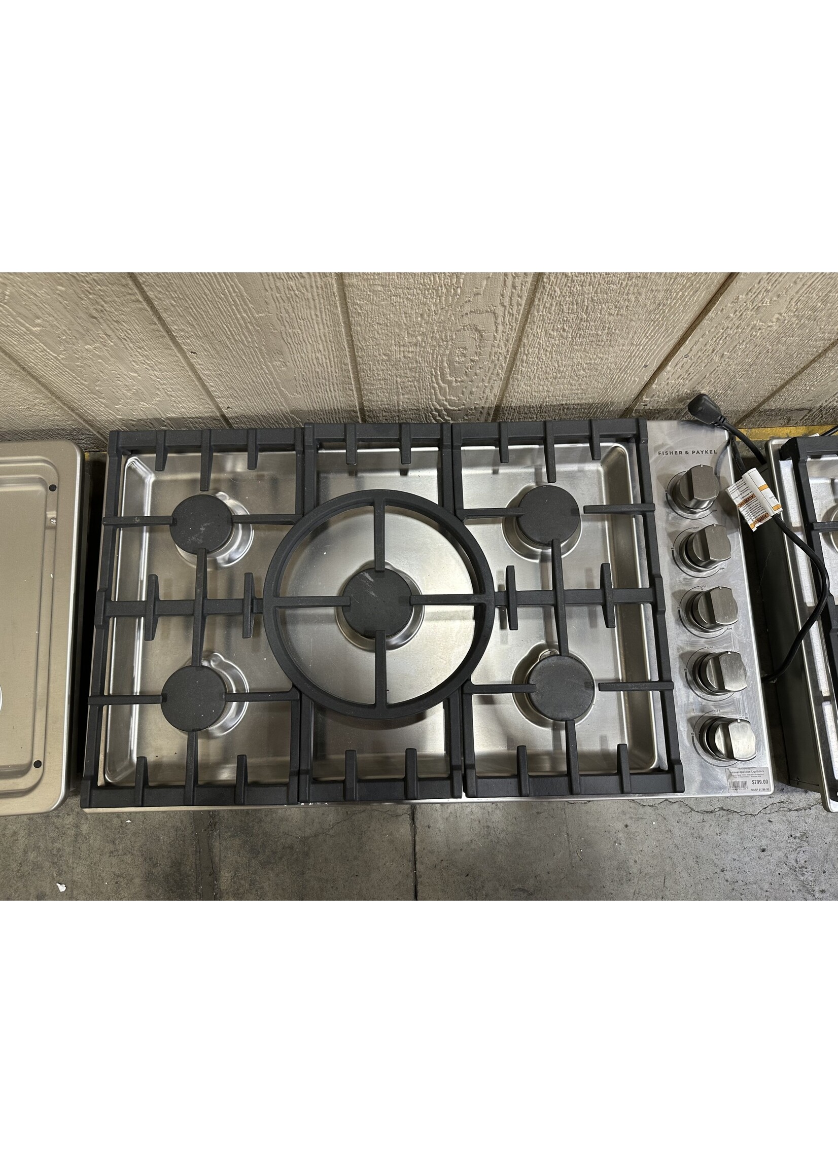 FISHER & PAYKEL Fisher & Paykel CDV3-365N 36 In Professional Drop-In Gas Cooktop - Stainless steel