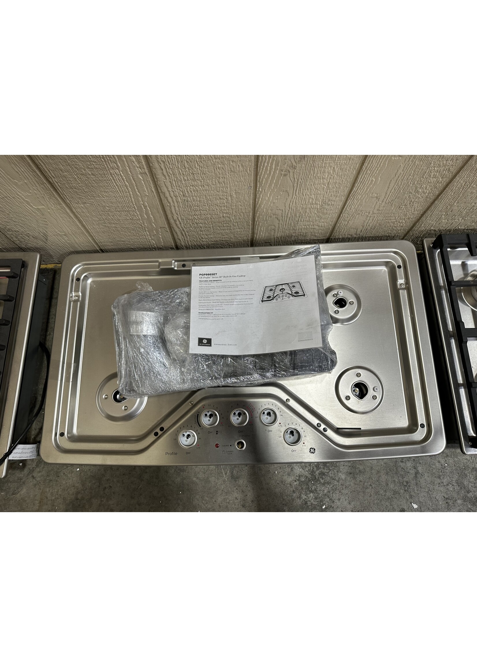 GE GE PROFILE PGP986SETSS 36" Built-In Gas Cooktop