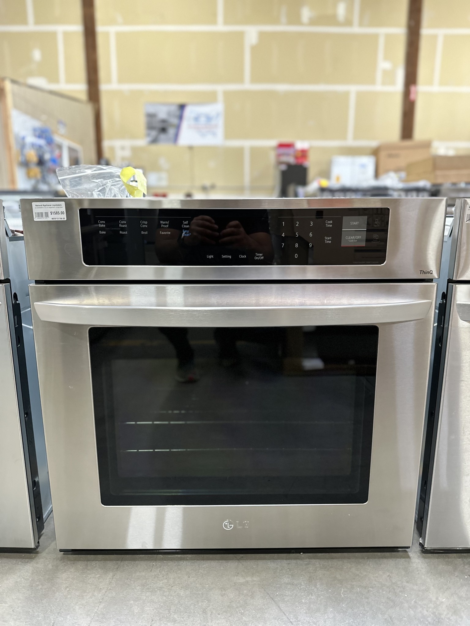 LG LG LWS3063ST 4.7 cu. ft. Single BuiltIn Wall Oven National