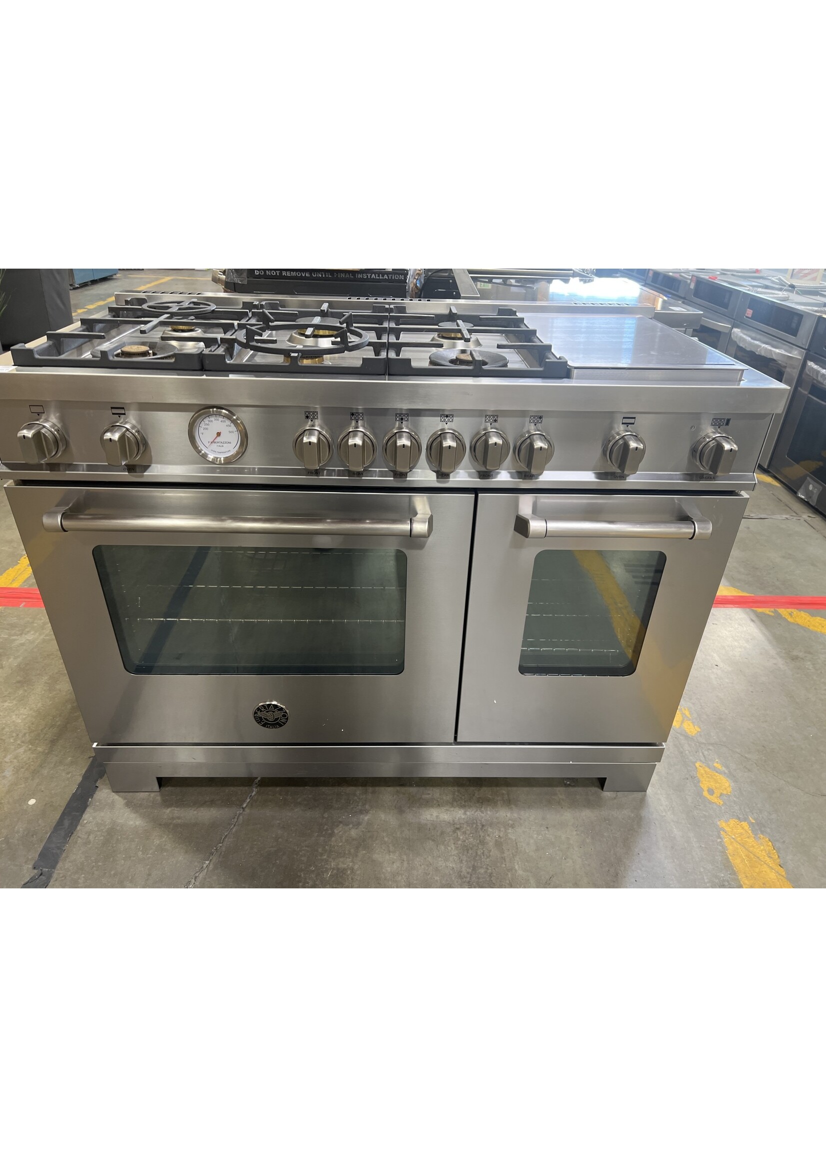 BERTAZZONI BERTAZZONI MAST486GGASXT 48 Inch Freestanding Gas Range Range with 6 Brass Burners, Electric Griddle, Convection Oven, Temperature Gauge, Telescopic Racks and Soft-close doors