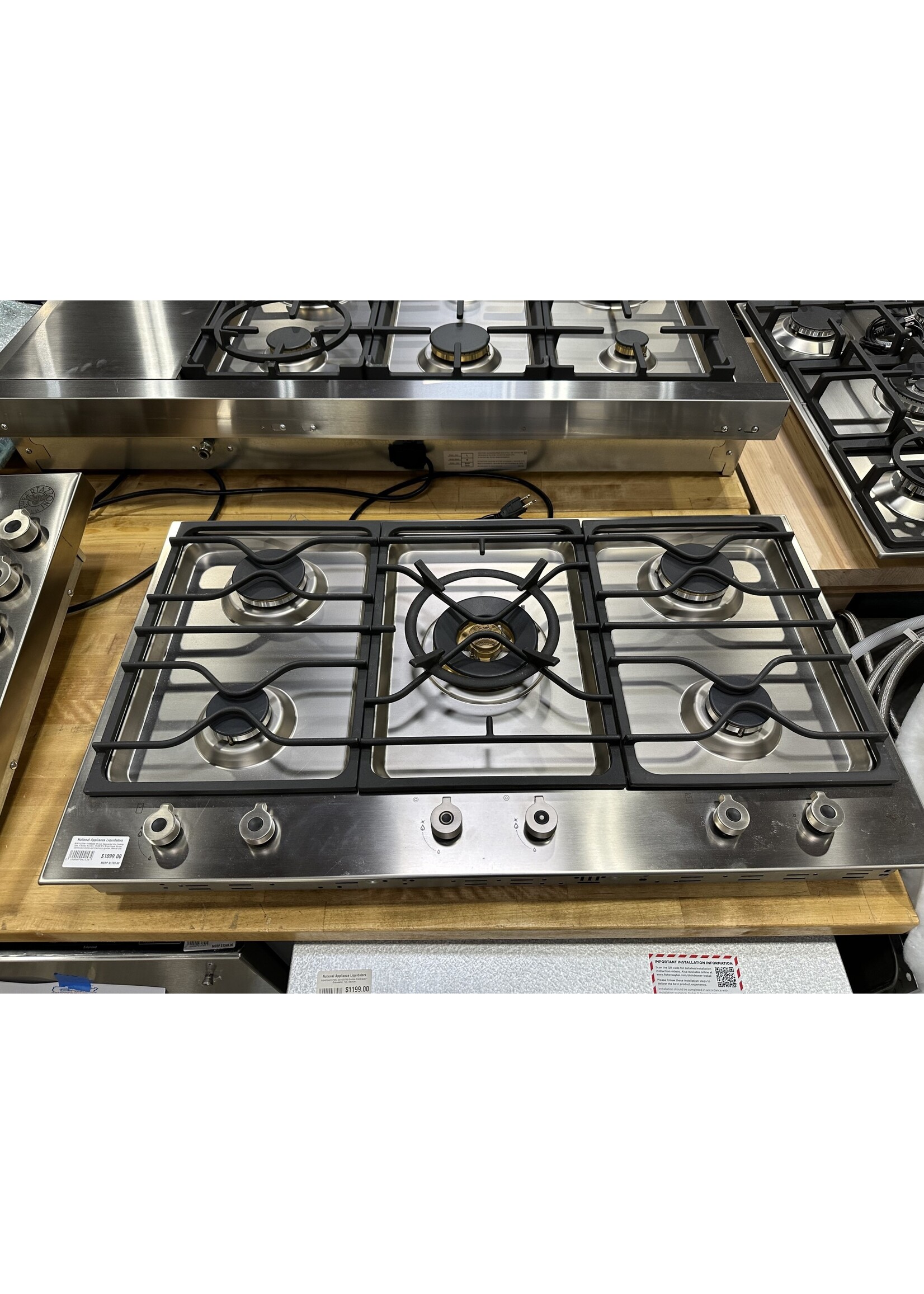 BERTAZZONI BERTAZZONI PM36500X 36 Inch Segmented Gas Cooktop with 5 Sealed Burners, 18,000 BTU Brass Power Burner, Continuous Grates and Electronic Ignition: Natural Gas