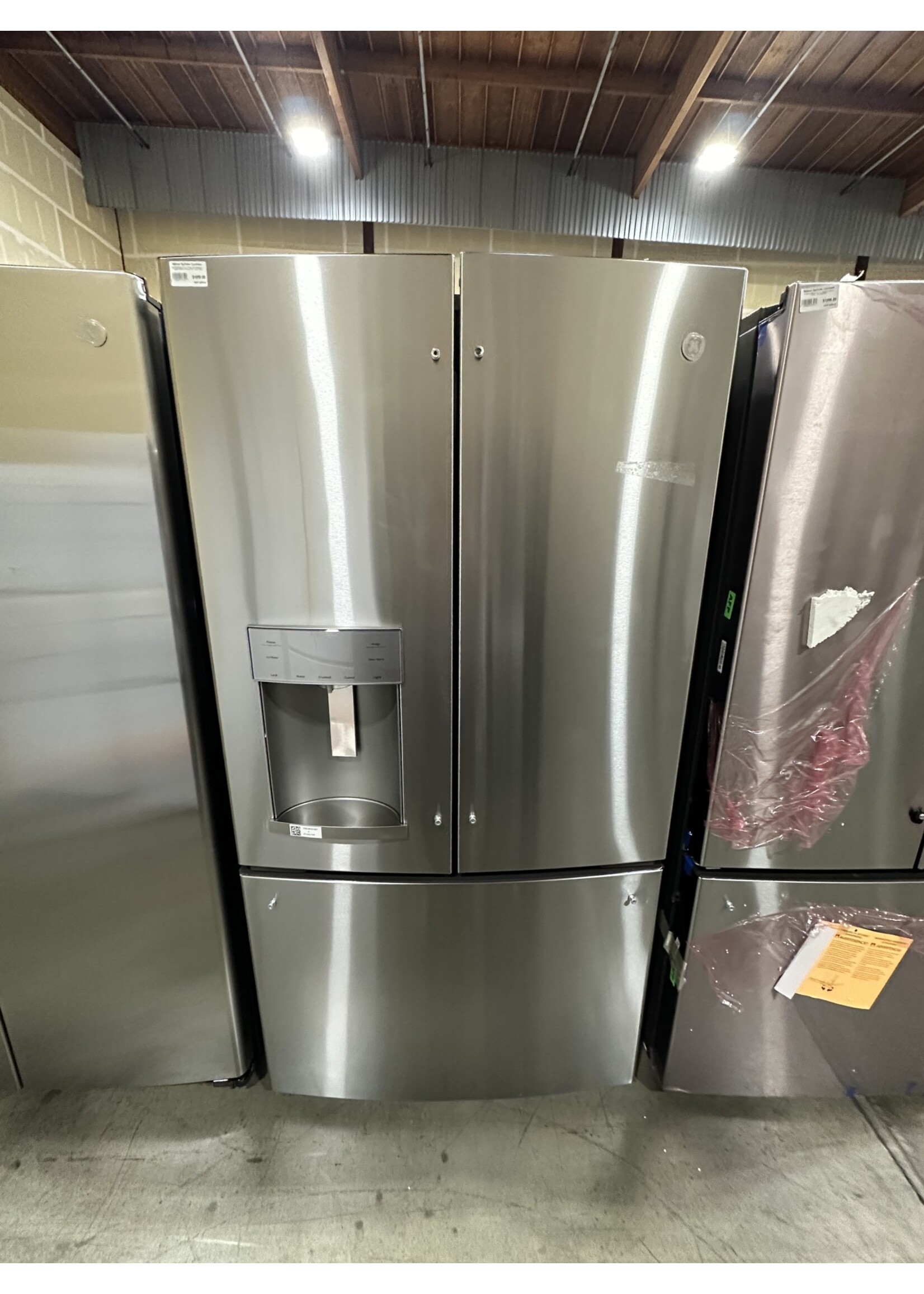 GE GE GYE22GYNFS 22.1 cu. ft. French Door Refrigerator in Fingerprint