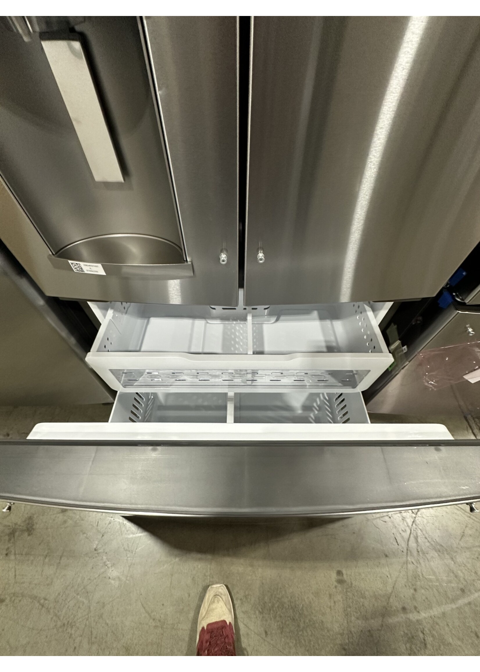 GE GE GYE22GYNFS 22.1 cu. ft. French Door Refrigerator in Fingerprint