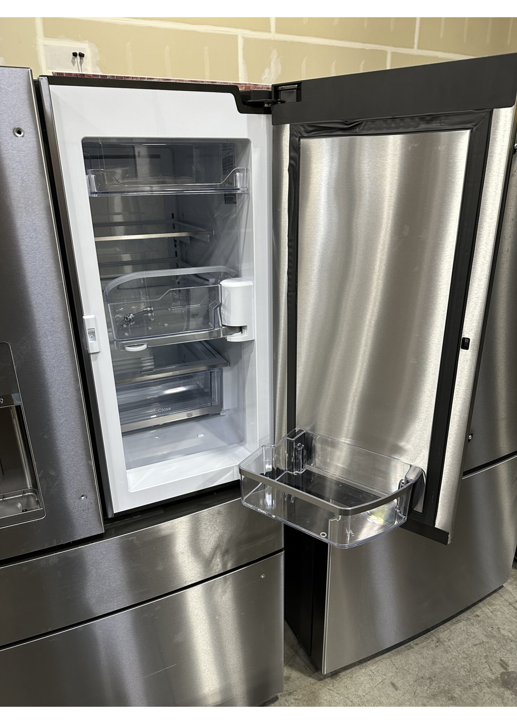 GE GE PVD28BYNFS Profile™ 27.9 Cu. Ft. Smart Fingerprint Resistant 4