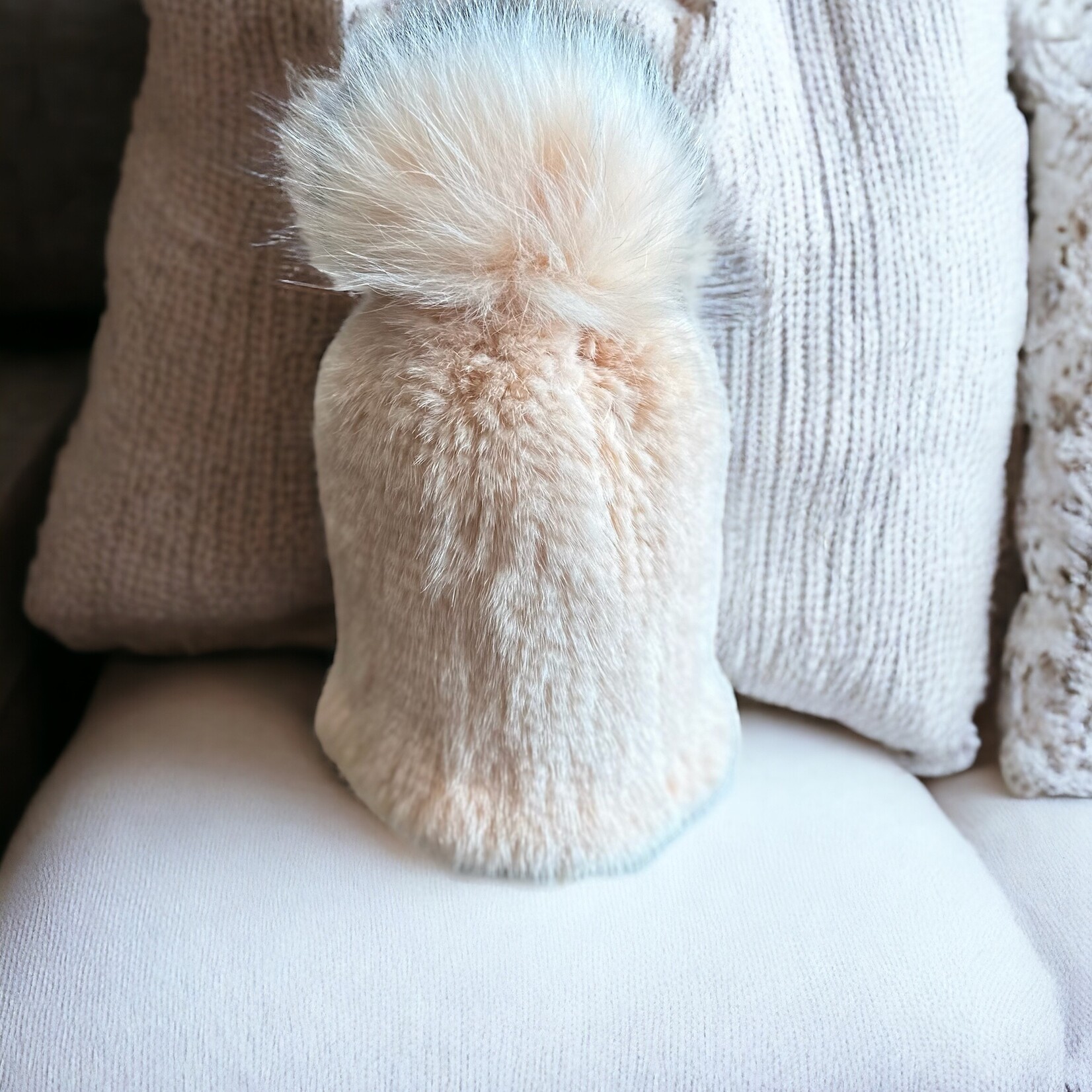 Après Babe Knitted Mink Beanie w/Fox Pom-Pom