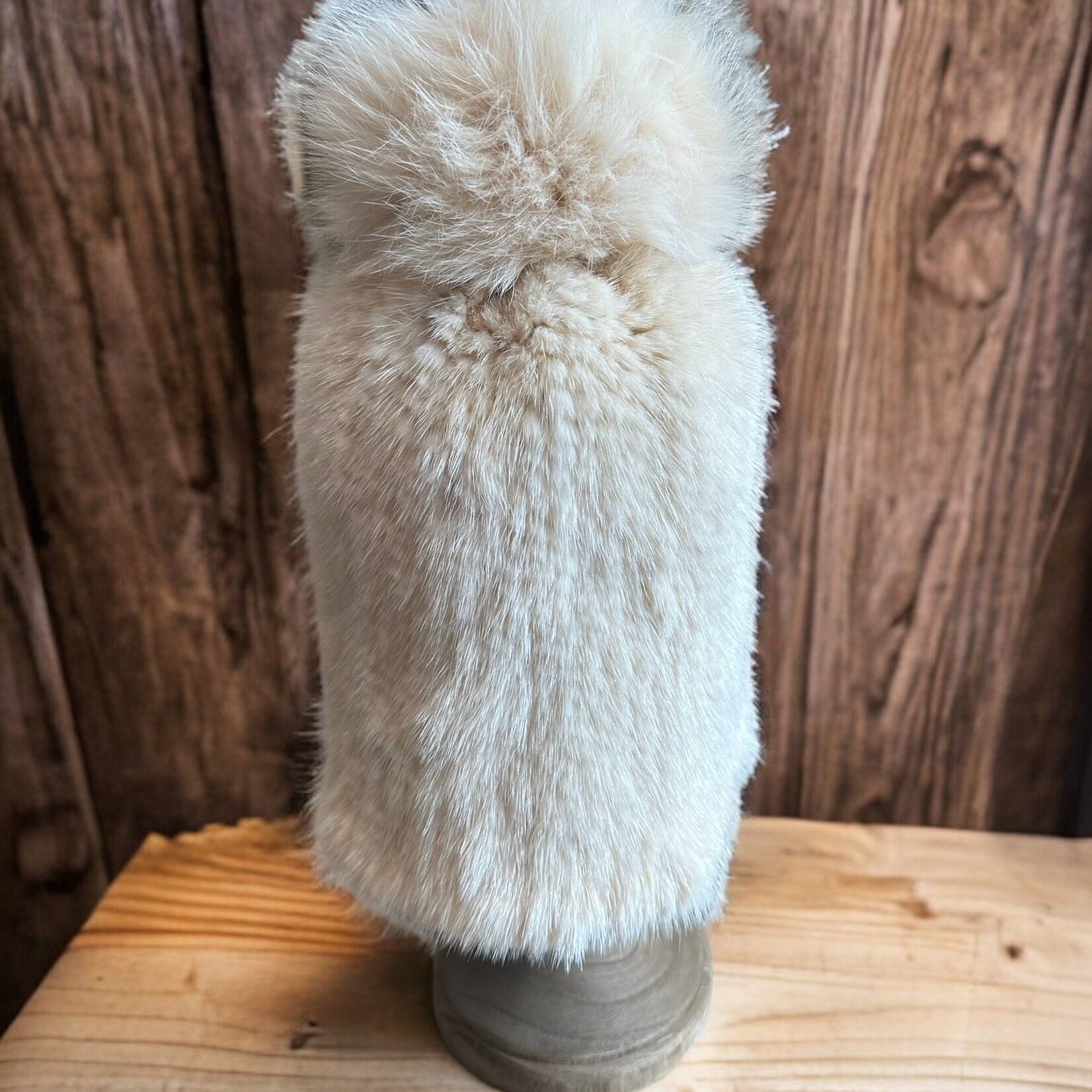 Après Babe Knitted Mink Beanie w/Fox Pom-Pom